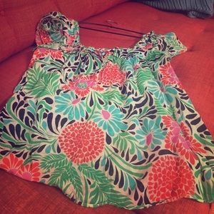 Super cute vintage floral top by Milly